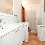5 Min From Garda, With Free Swimming Pool Appartement