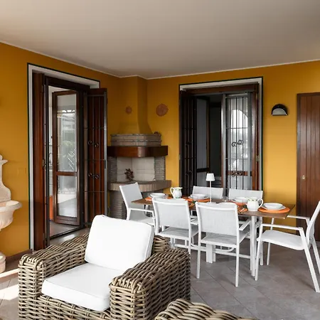 5 Min From Garda, With Free Swimming Pool 아파트 *